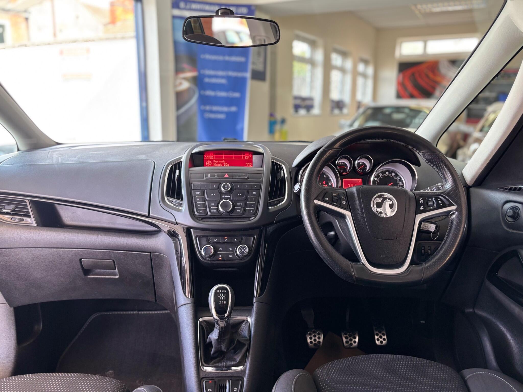 Vauxhall Zafira Tourer view 9
