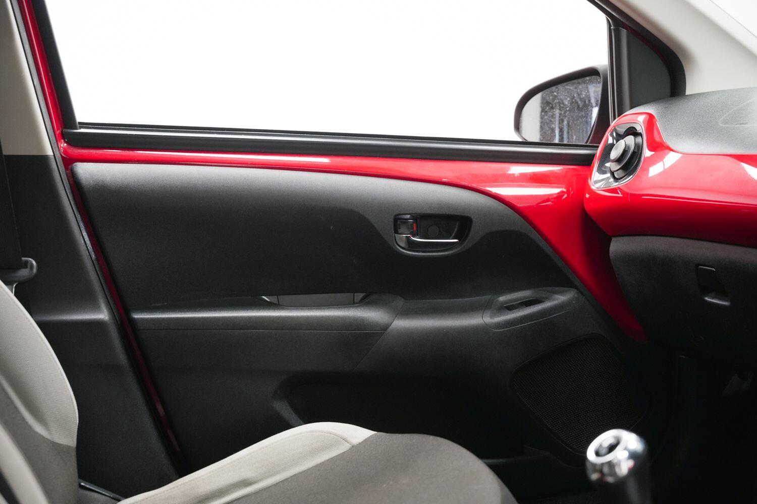 Toyota Aygo view 9