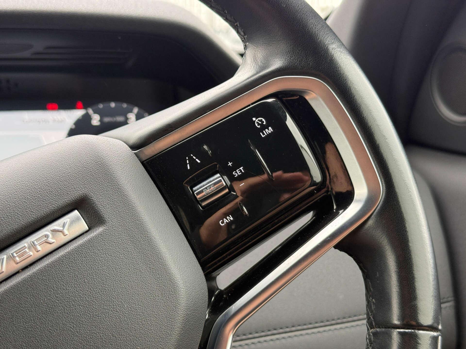 Land Rover Discovery Sport view 51