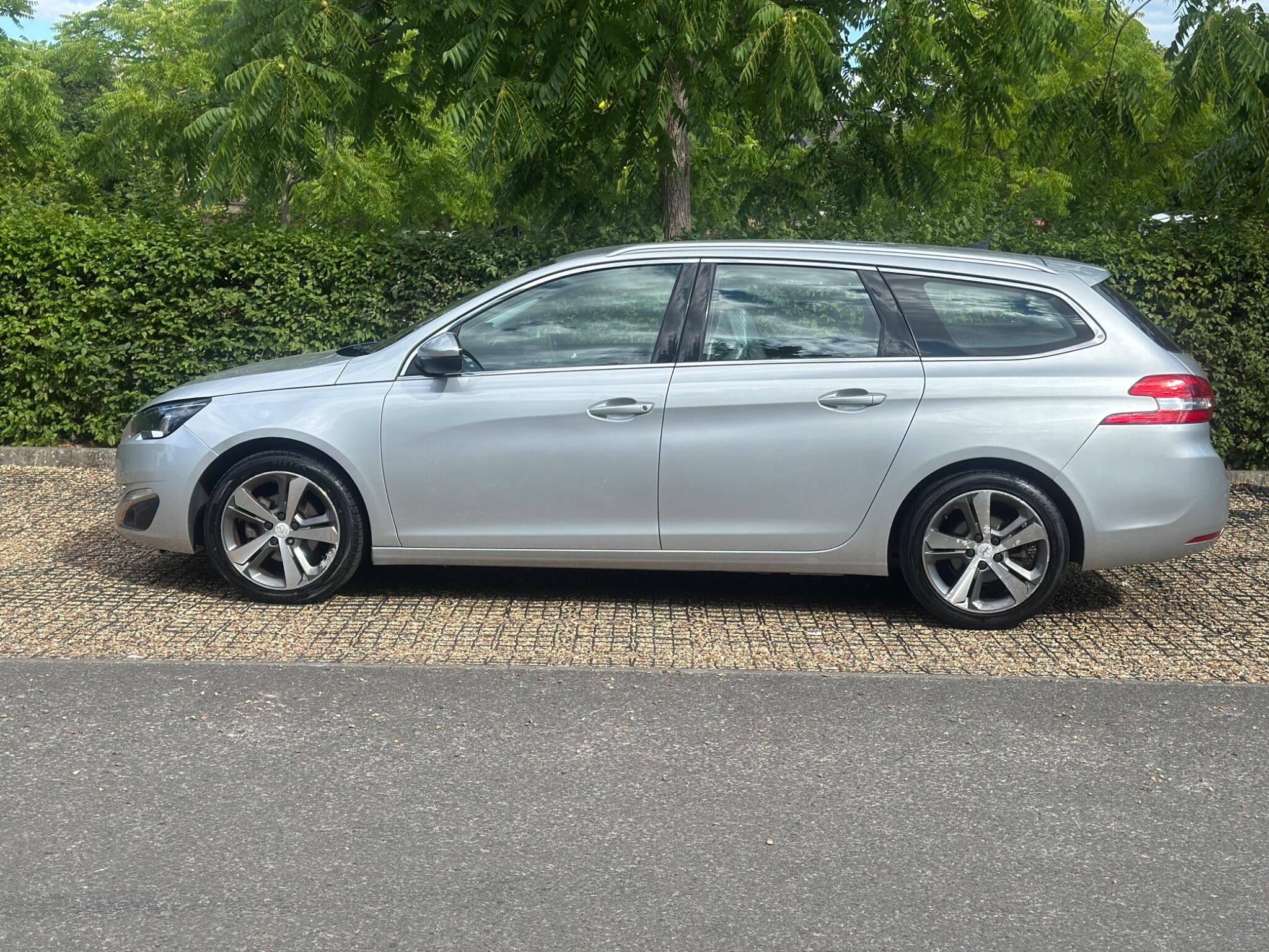 Peugeot 308 view 16