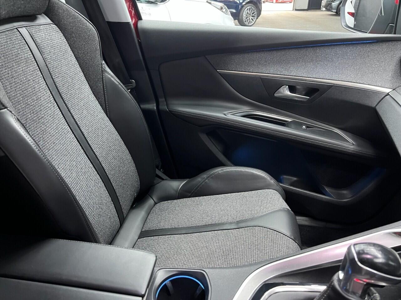 Peugeot 3008 view 34