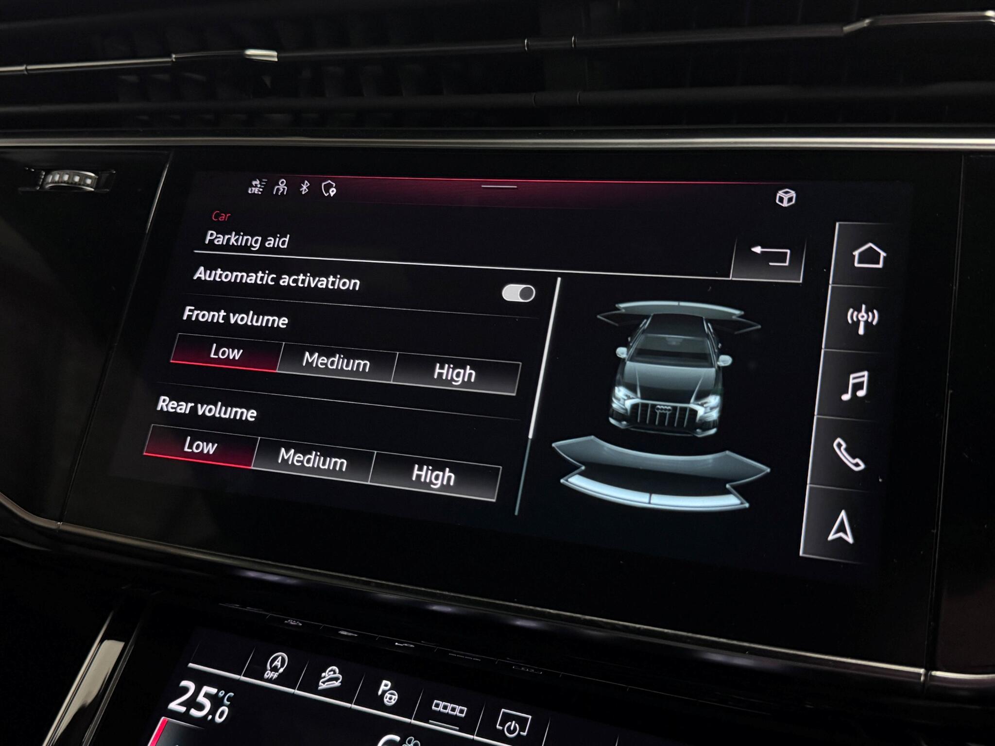 Audi Q8 view 48