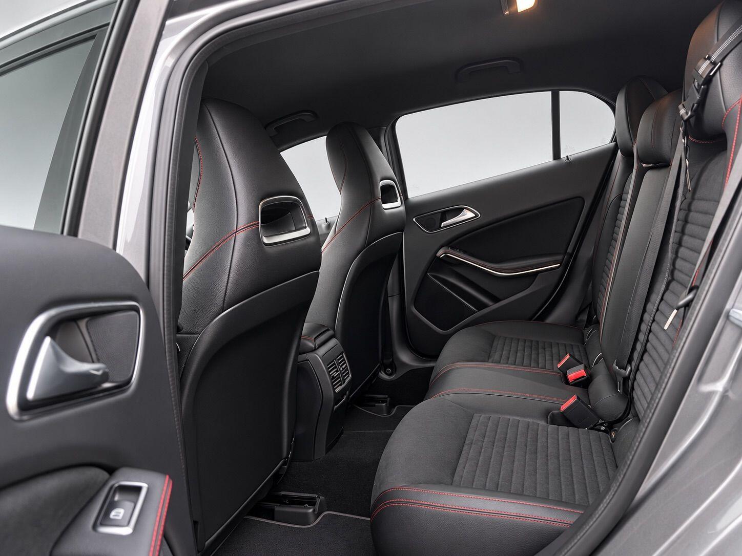 Mercedes-Benz Gla view 36