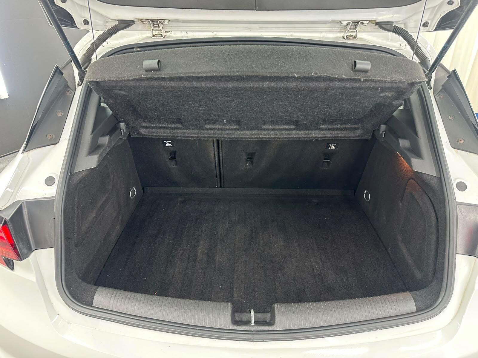 Vauxhall Astra view 15