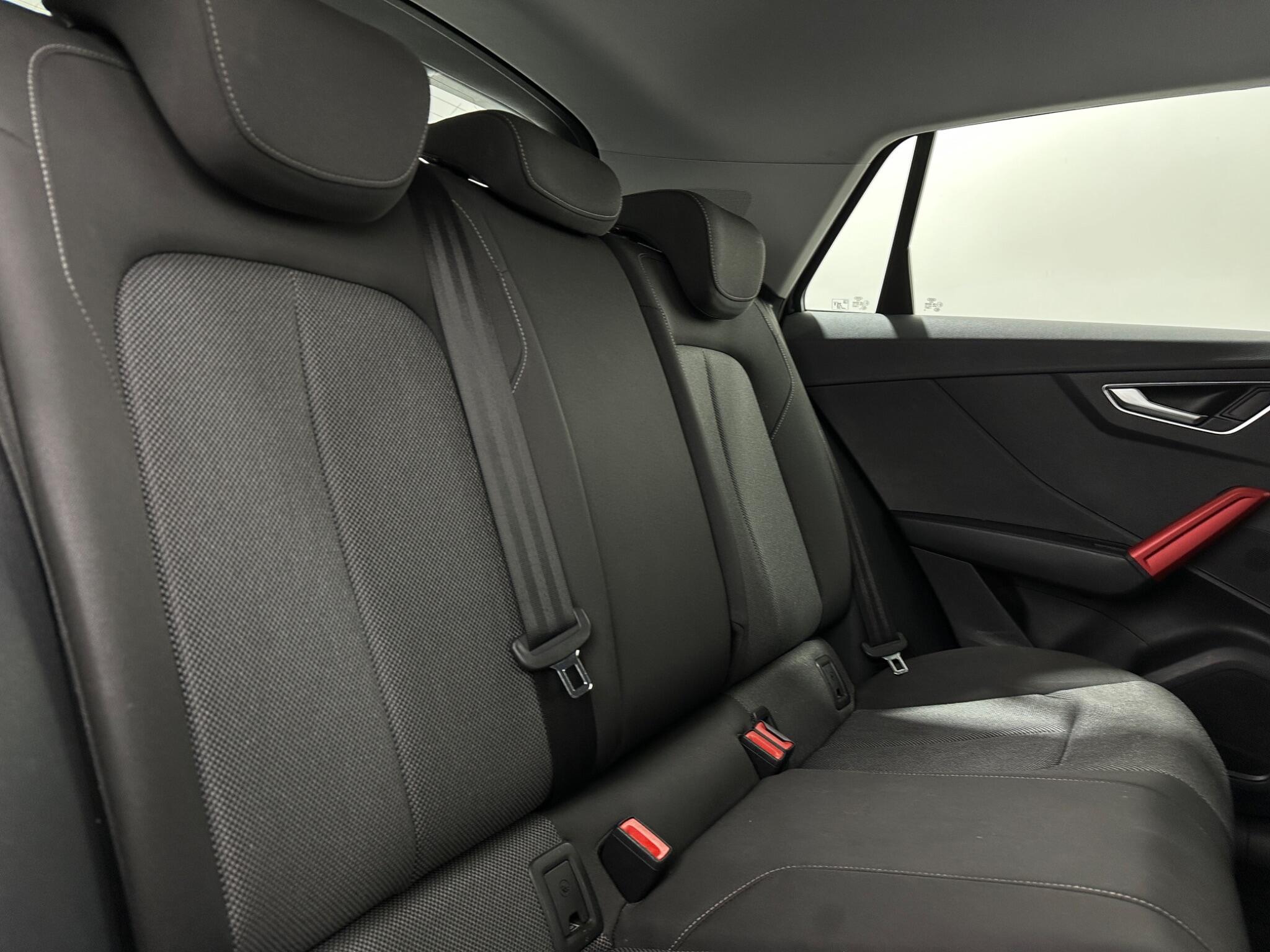 Audi Q2 view 42