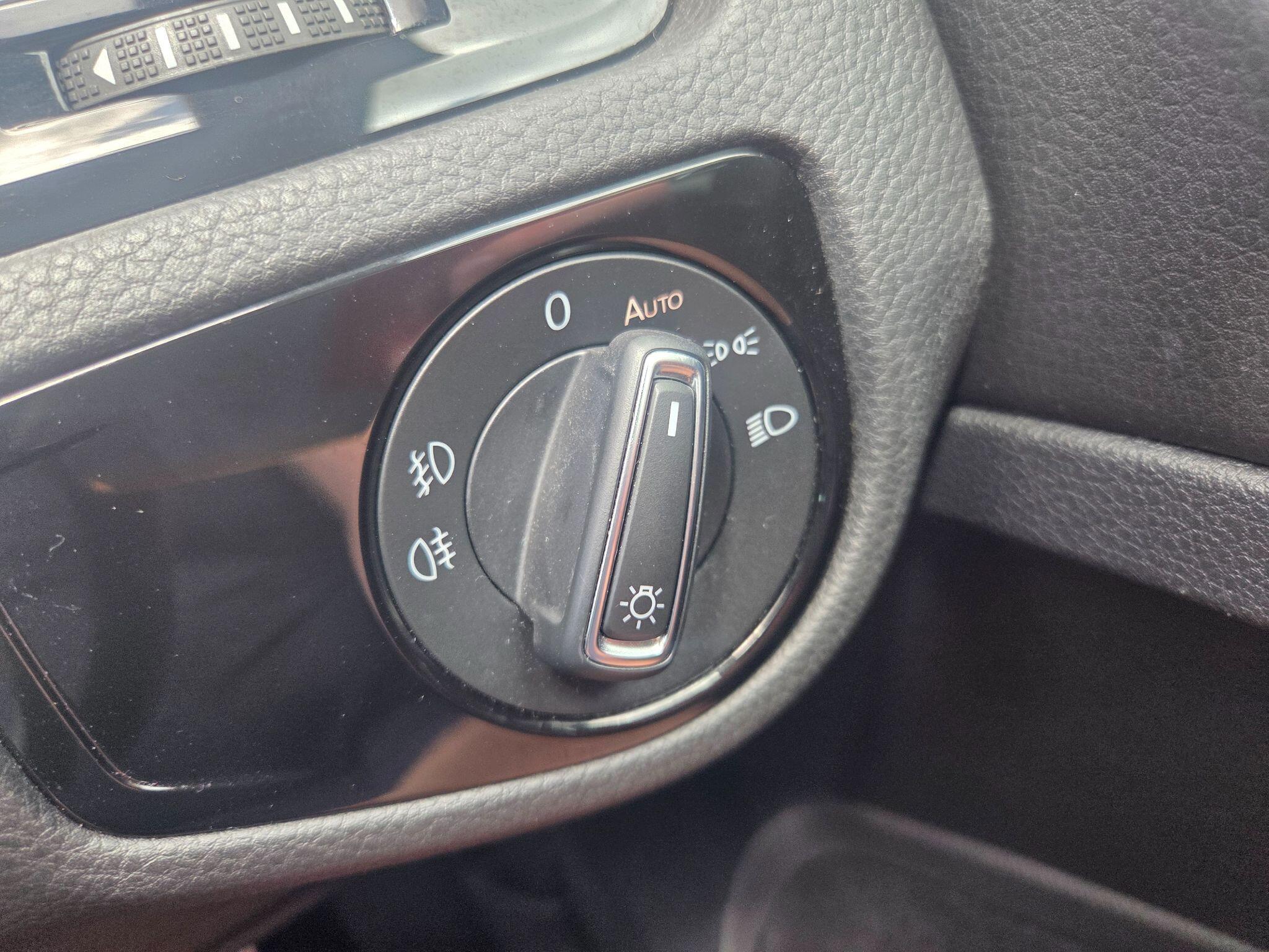 Volkswagen Golf view 16