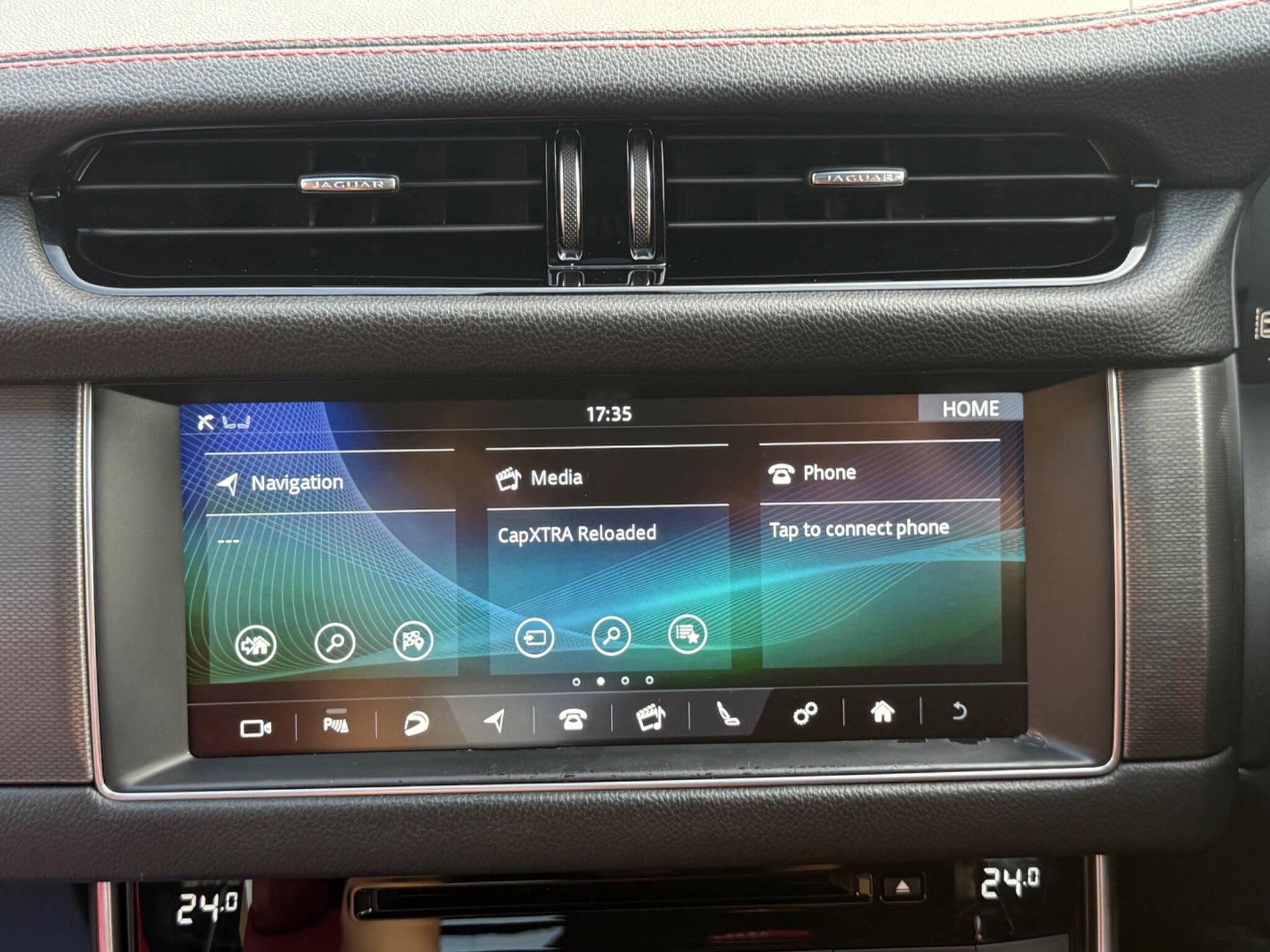 Jaguar XF view 28