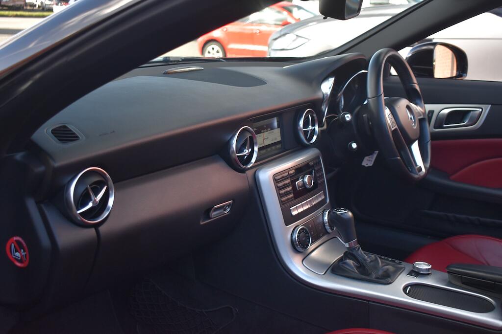 Mercedes-Benz SLK view 13