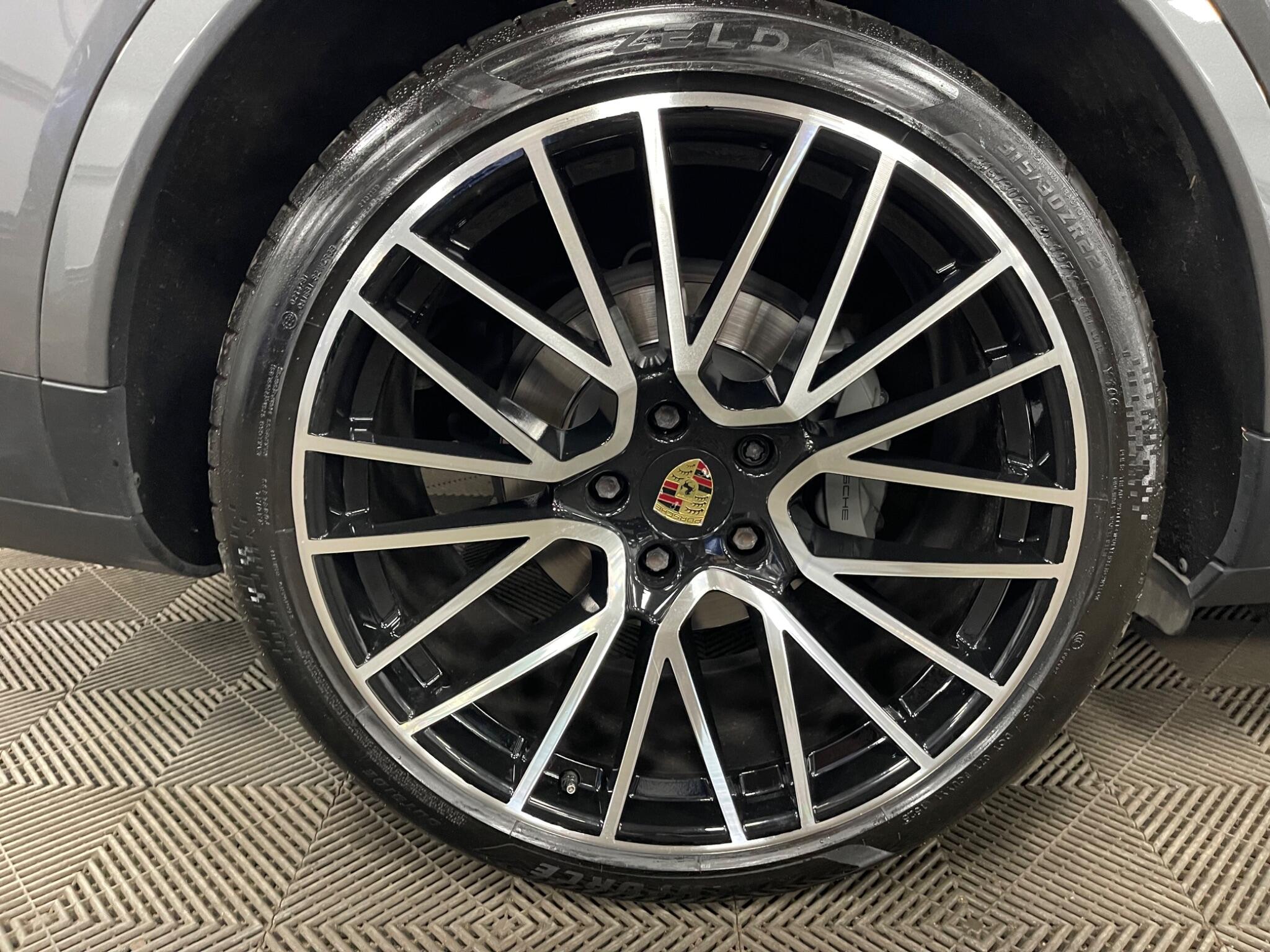 Porsche Cayenne view 53