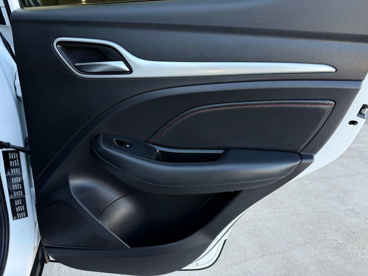 MG ZS view 18