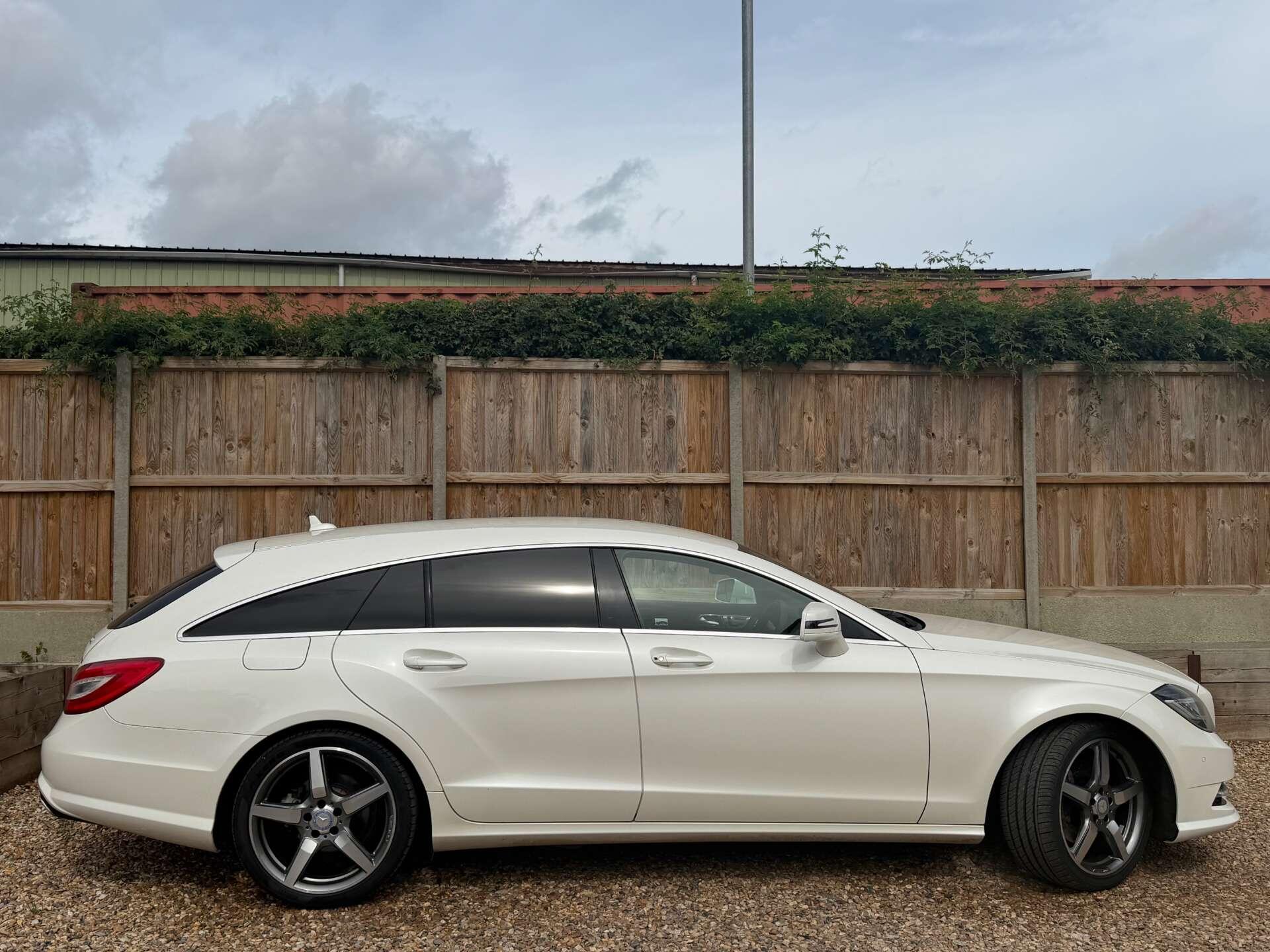 Mercedes-Benz CLS view 13