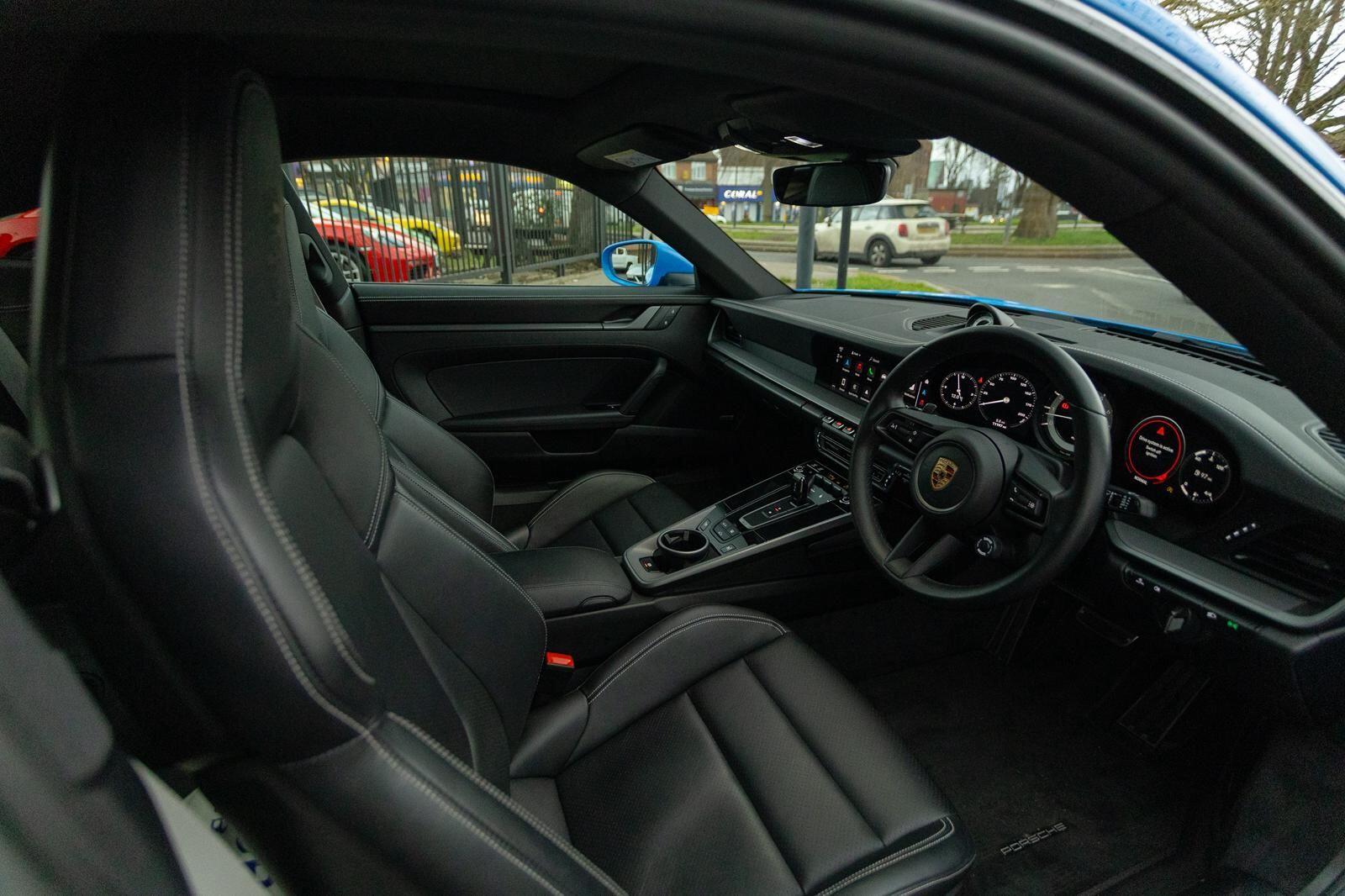 Porsche 911 view 22