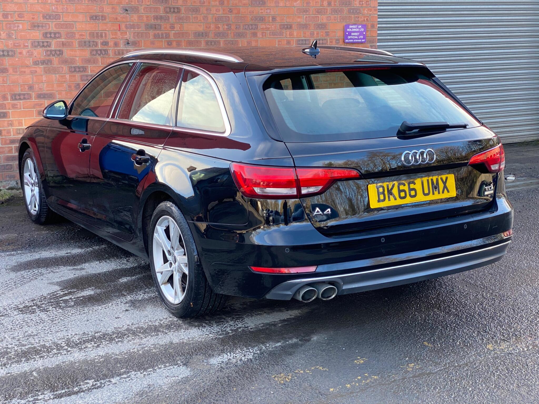 Audi A4 view 18