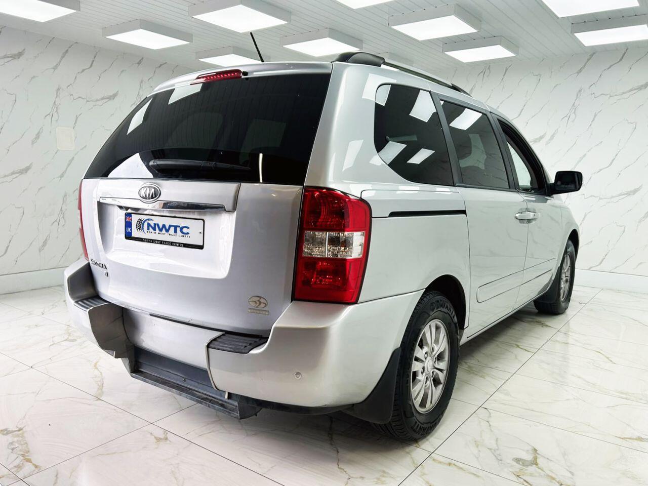 Kia Sedona view 10