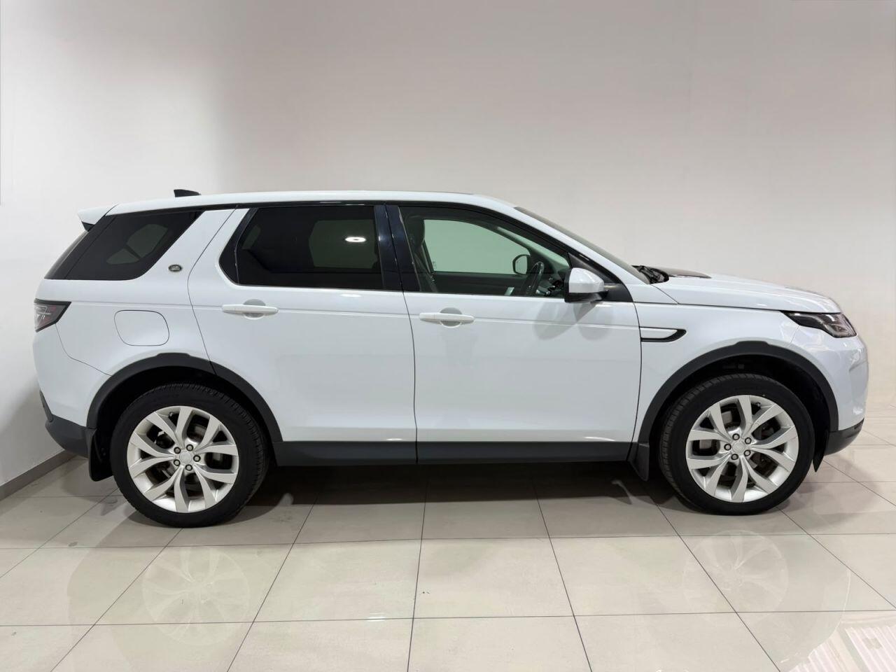 Land Rover Discovery Sport view 11