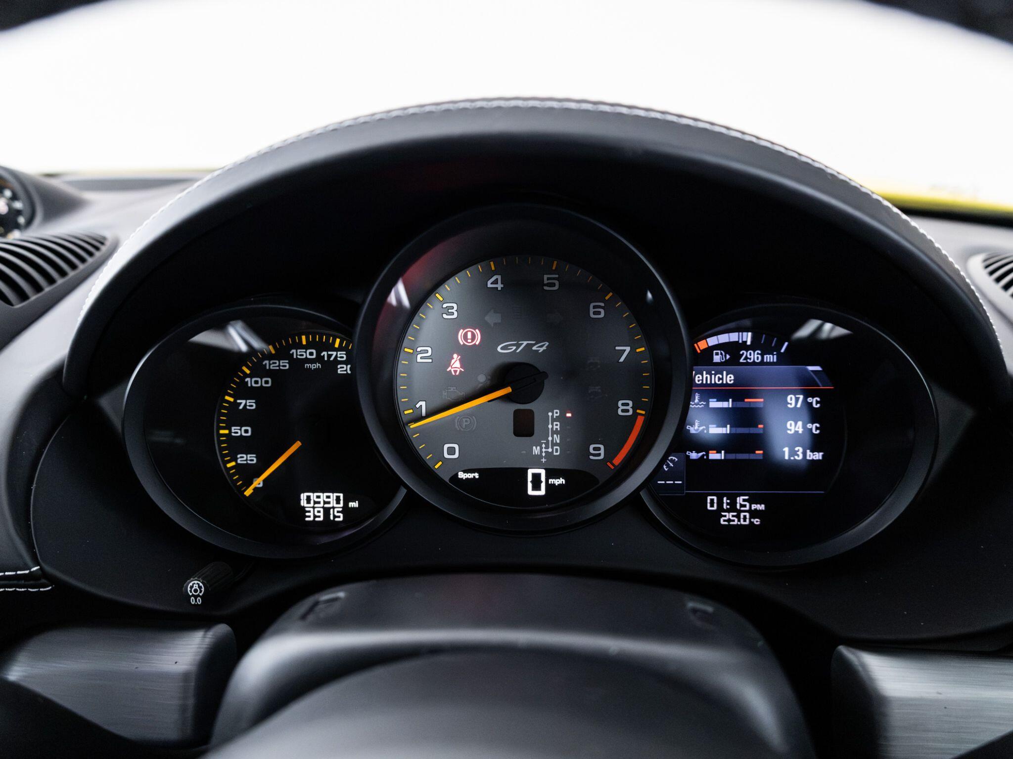 Porsche Cayman view 75
