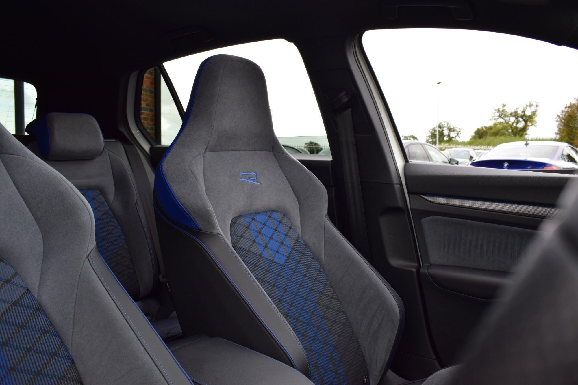 Volkswagen Golf view 5