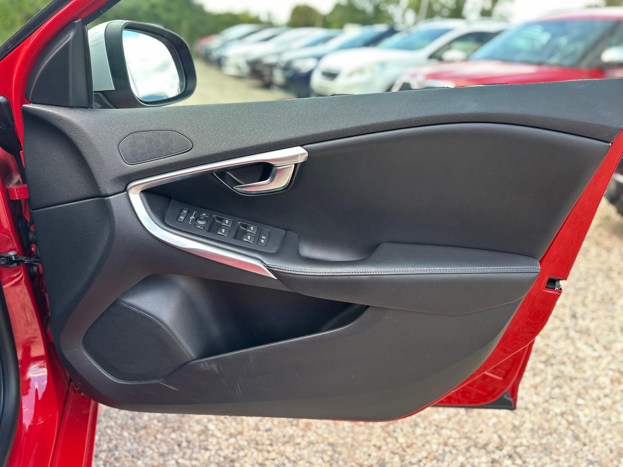 Volvo V40 view 55