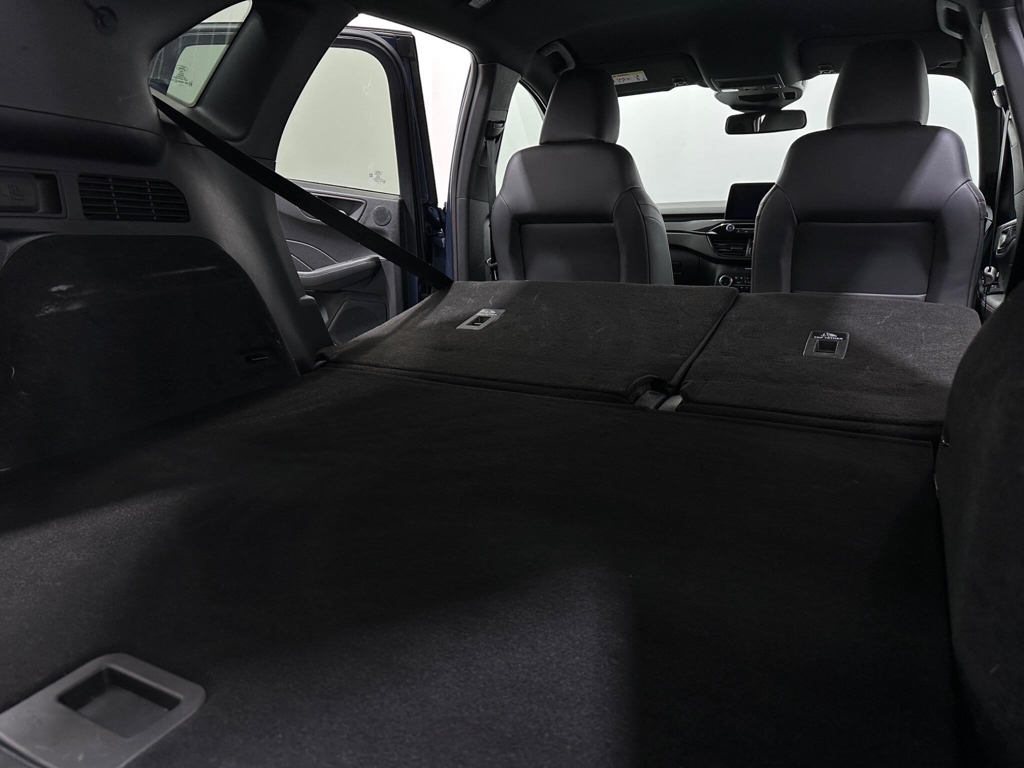 Ford Kuga view 45