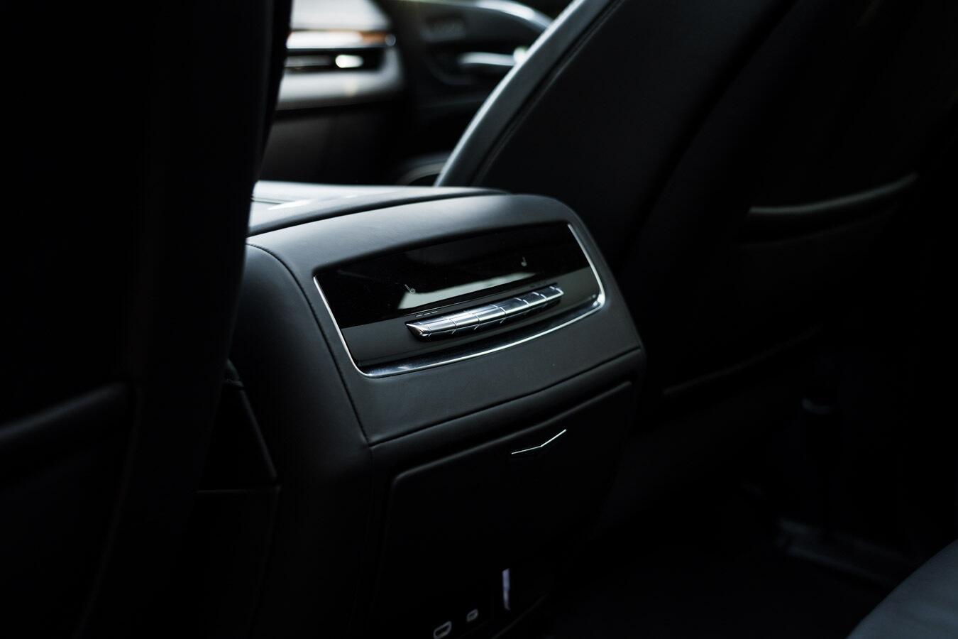 Cadillac Escalade view 45
