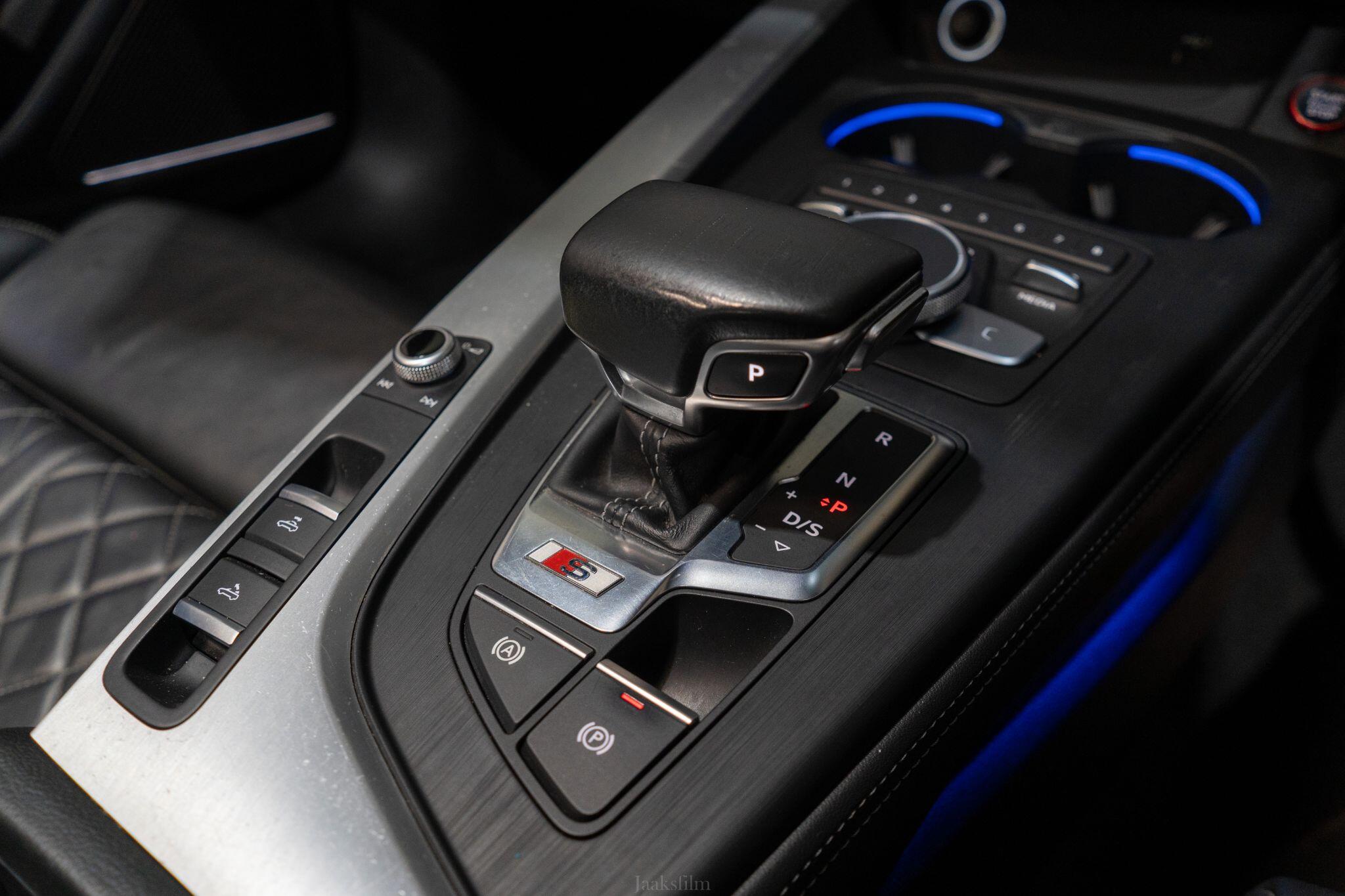 Audi S5 view 16