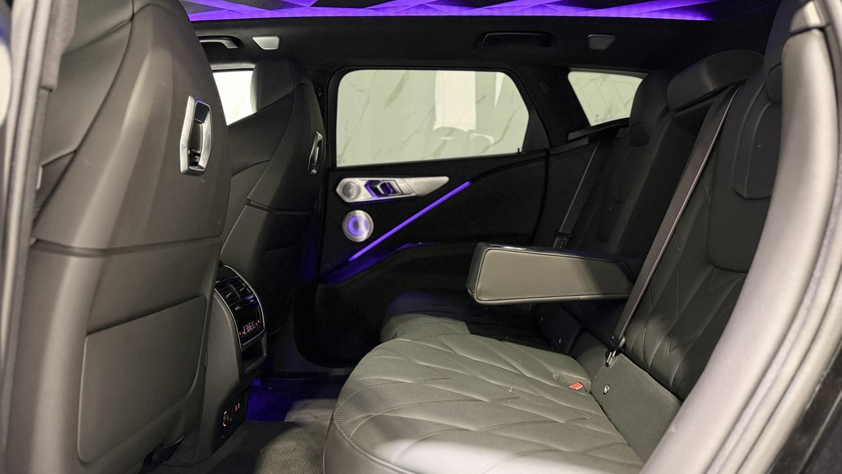 BMW XM view 13