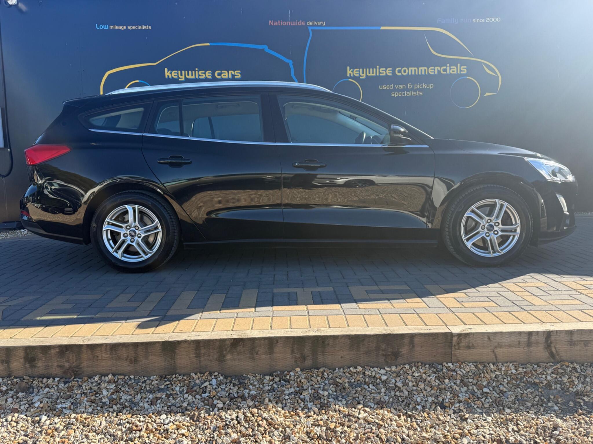 Ford Focus view 6
