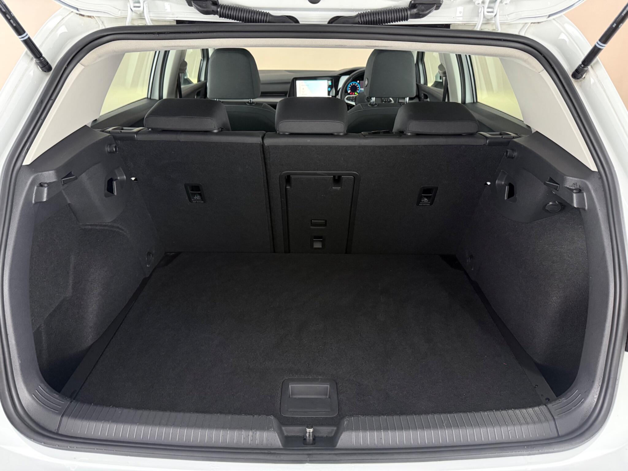 Volkswagen Golf view 10