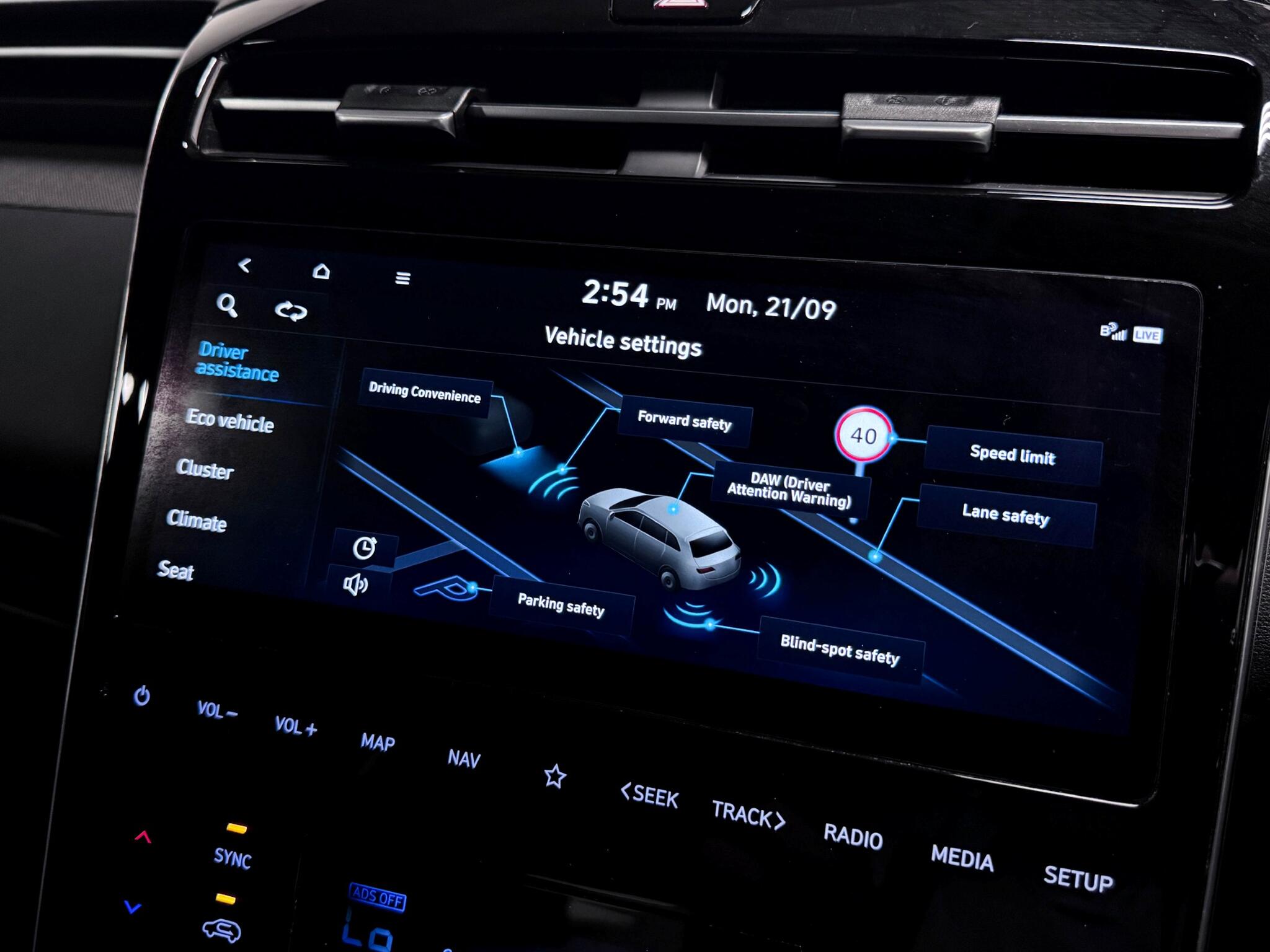 Hyundai Tucson view 50