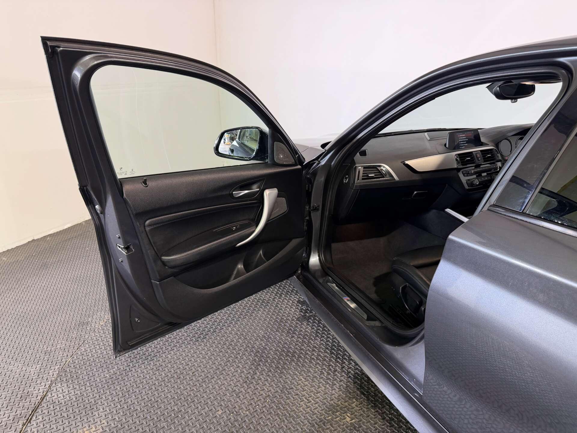 BMW 1 Series view 51
