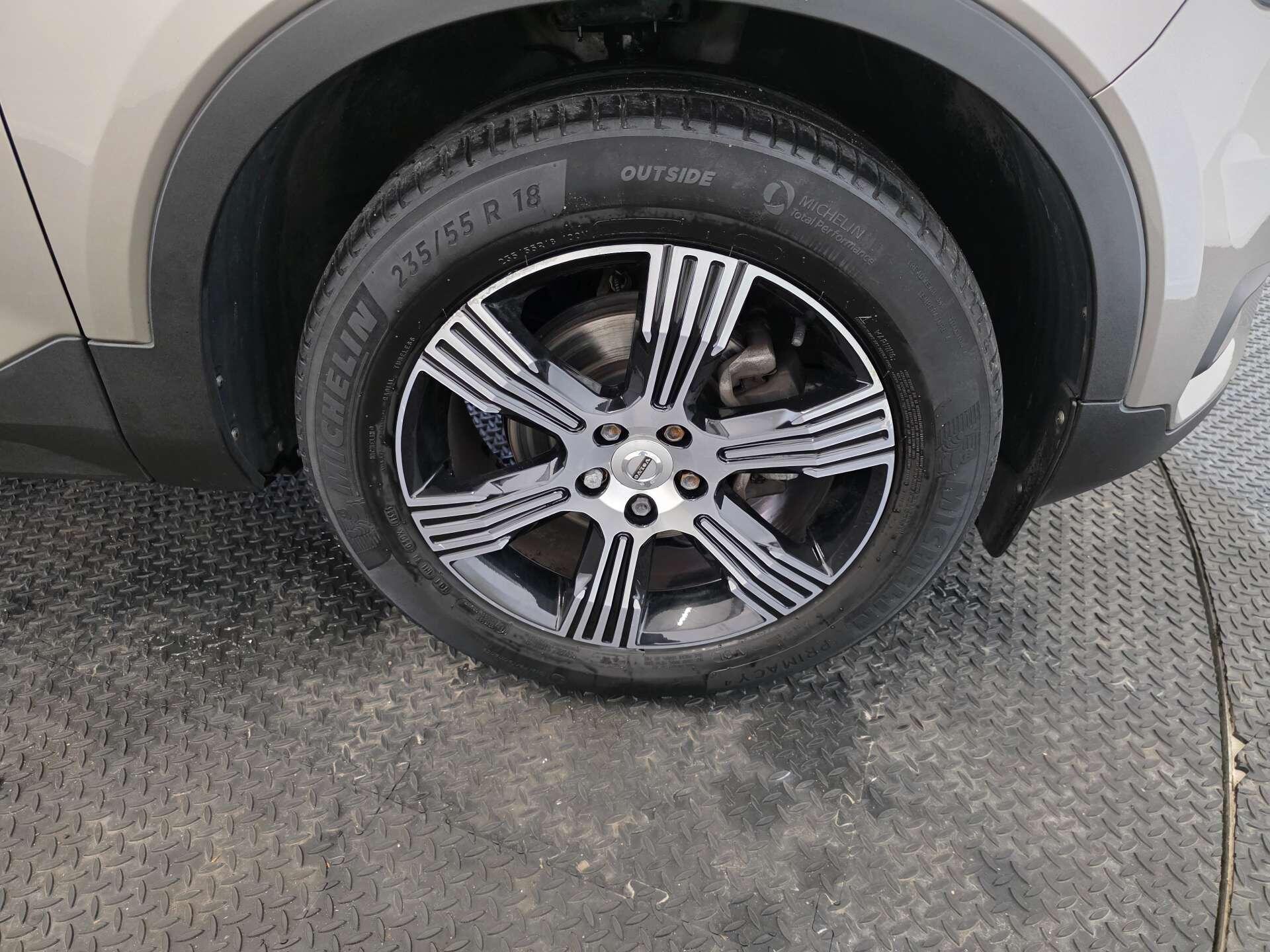 Volvo XC40 view 68