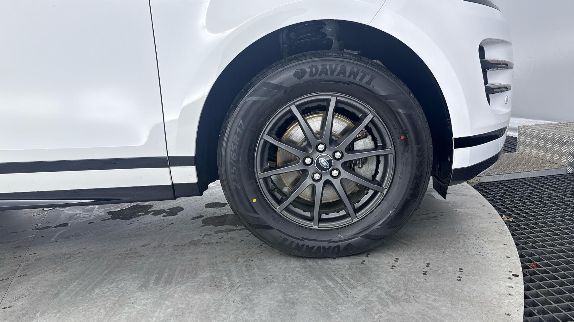 Land Rover Range Rover Evoque view 20
