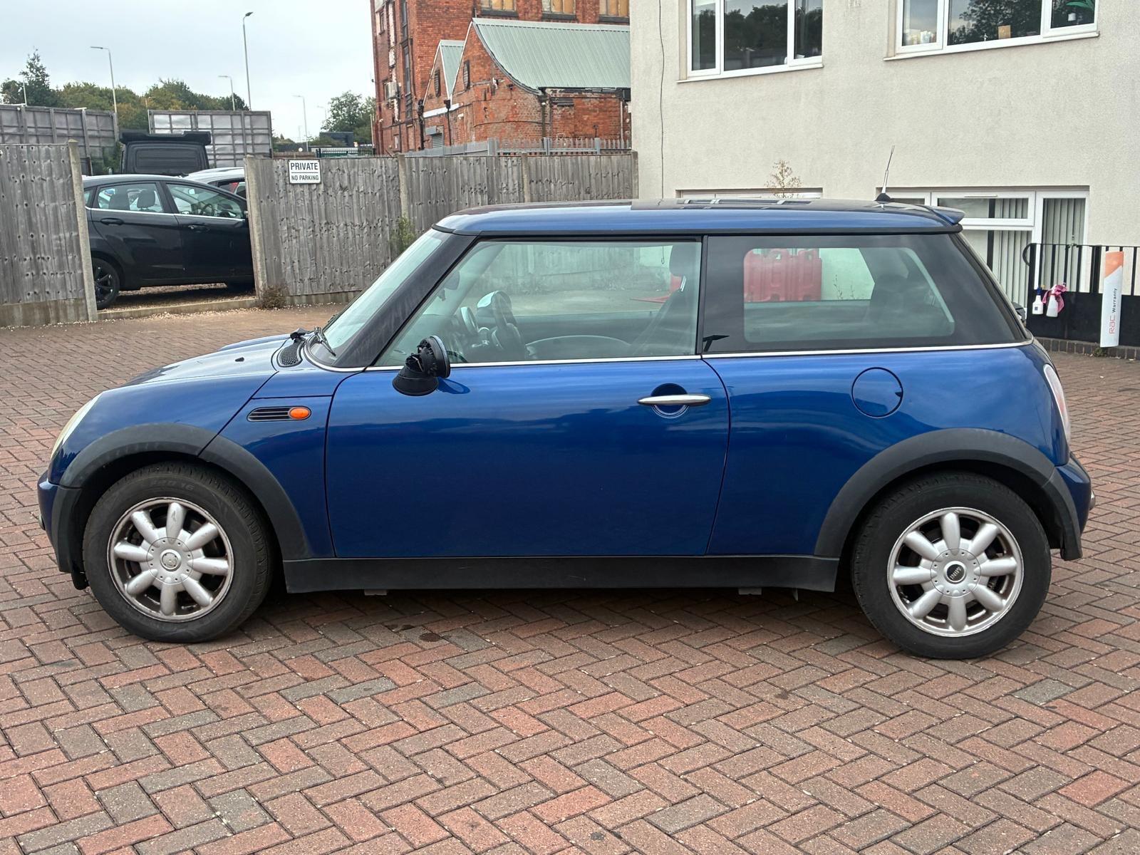 Mini Hatch view 11