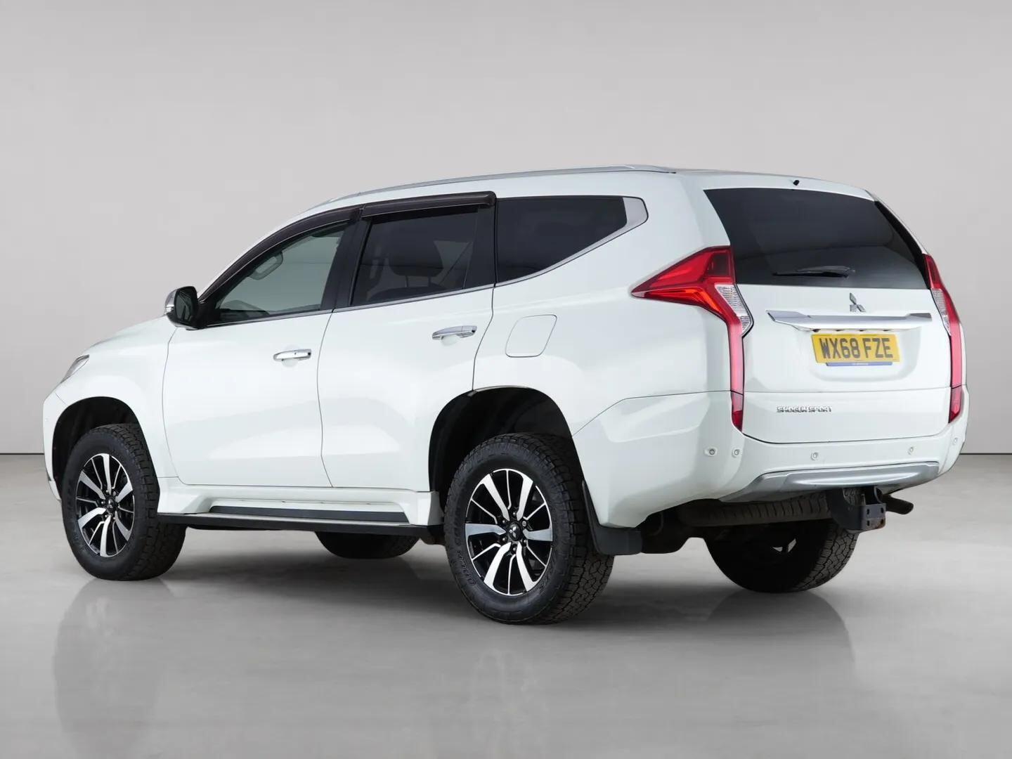 Mitsubishi Shogun Sport view 6