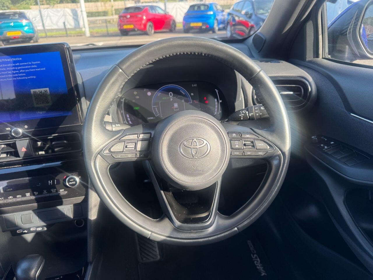 Toyota Yaris Cross view 9
