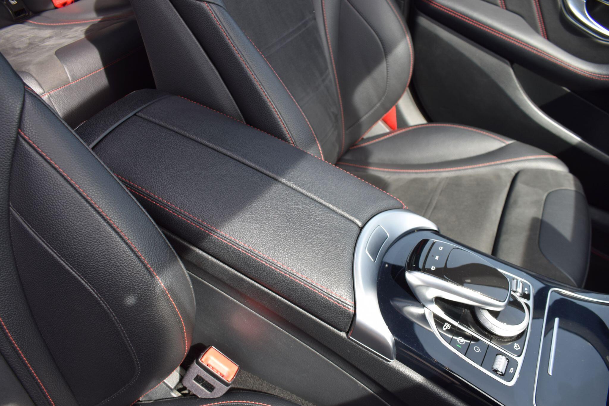 Mercedes-Benz C-Class view 24