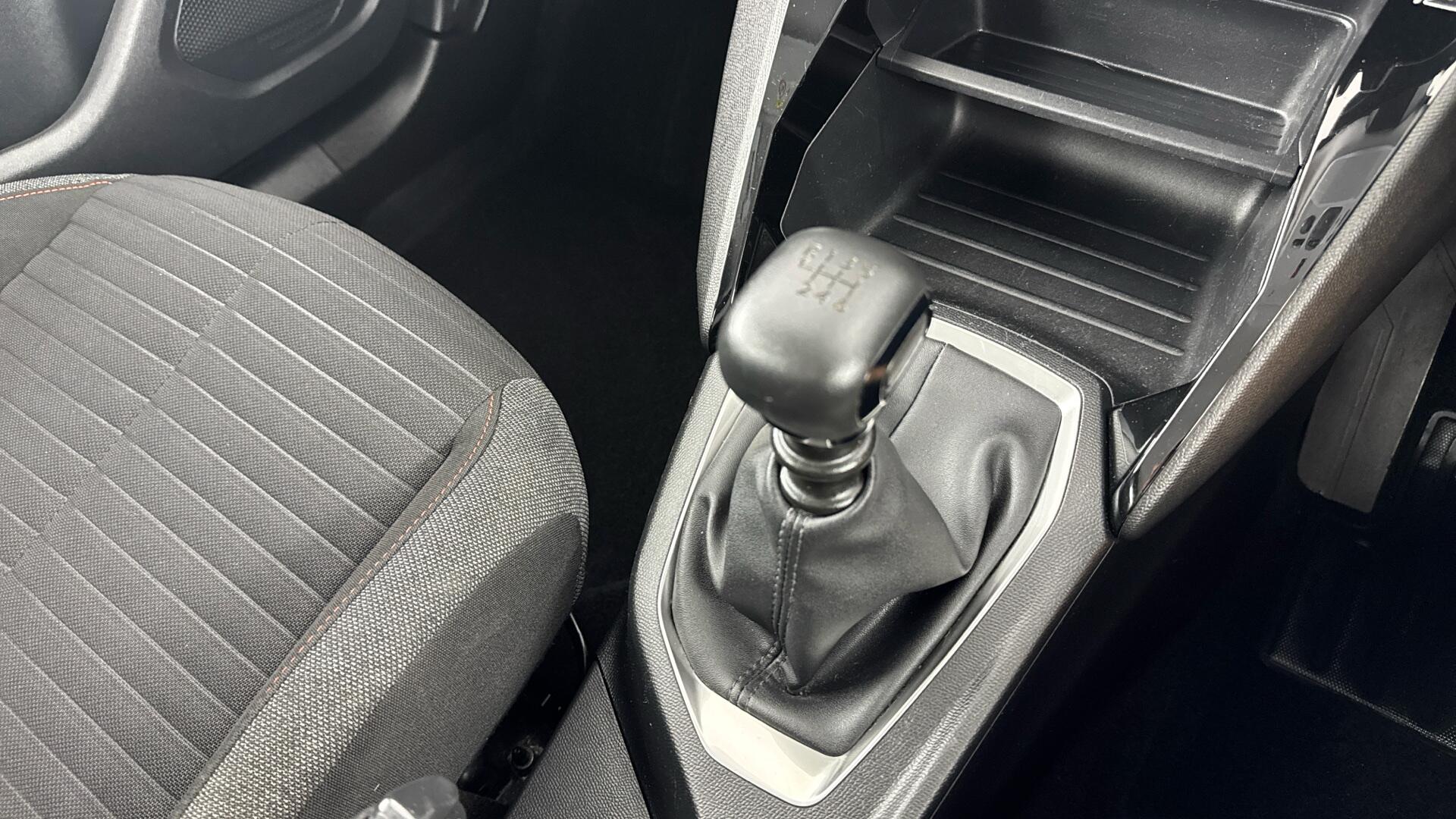 Peugeot 2008 view 25