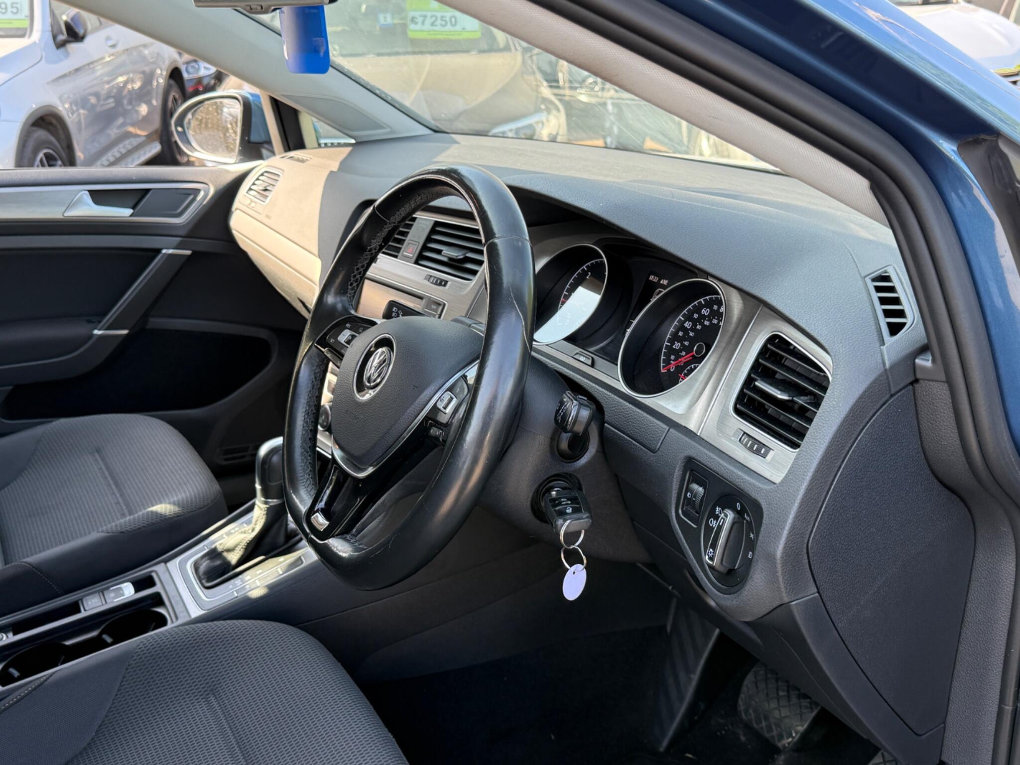 Volkswagen Golf - Image 34