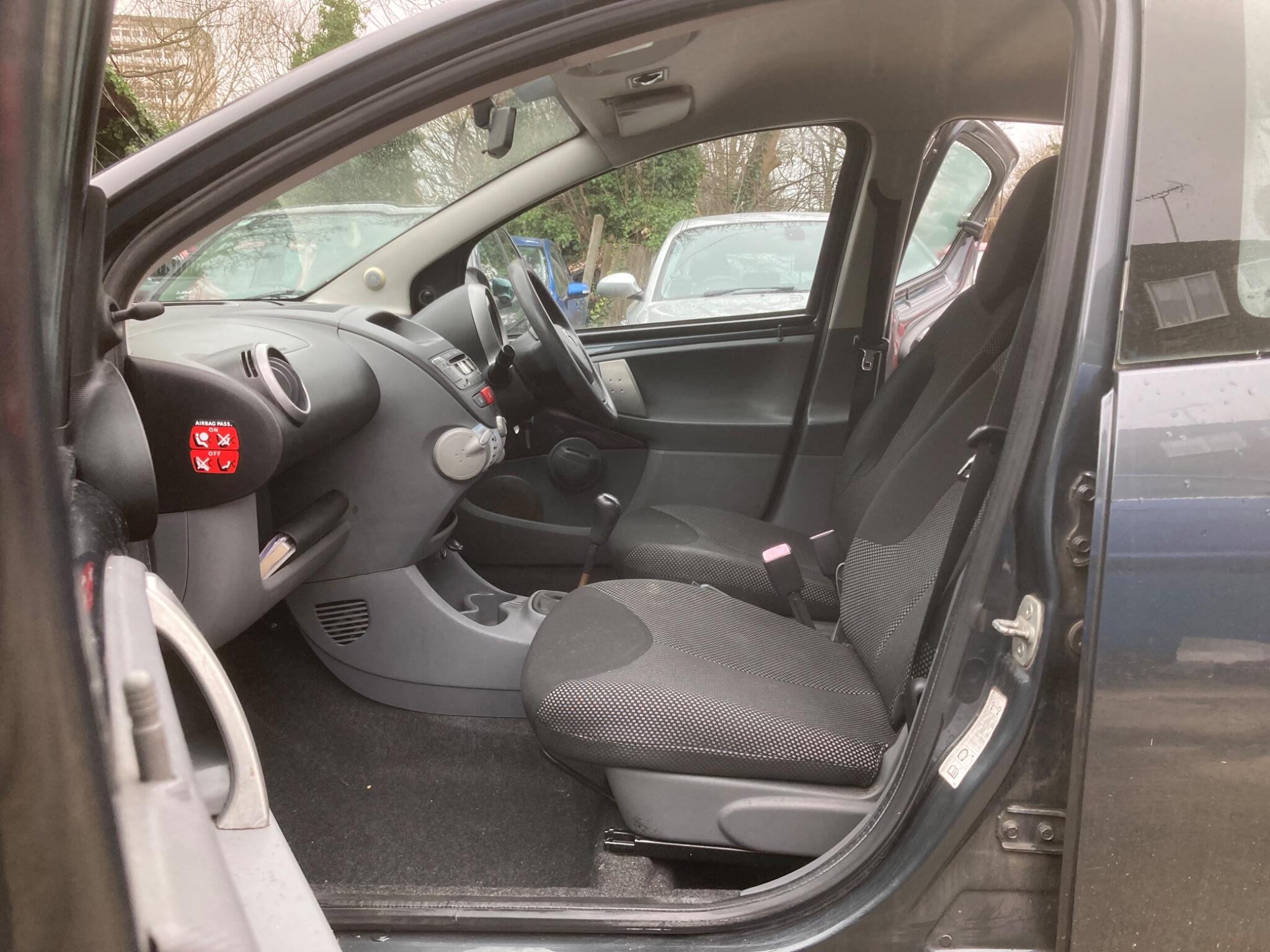 Toyota Aygo view 27