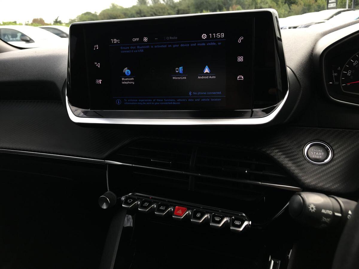 Peugeot 2008 view 13