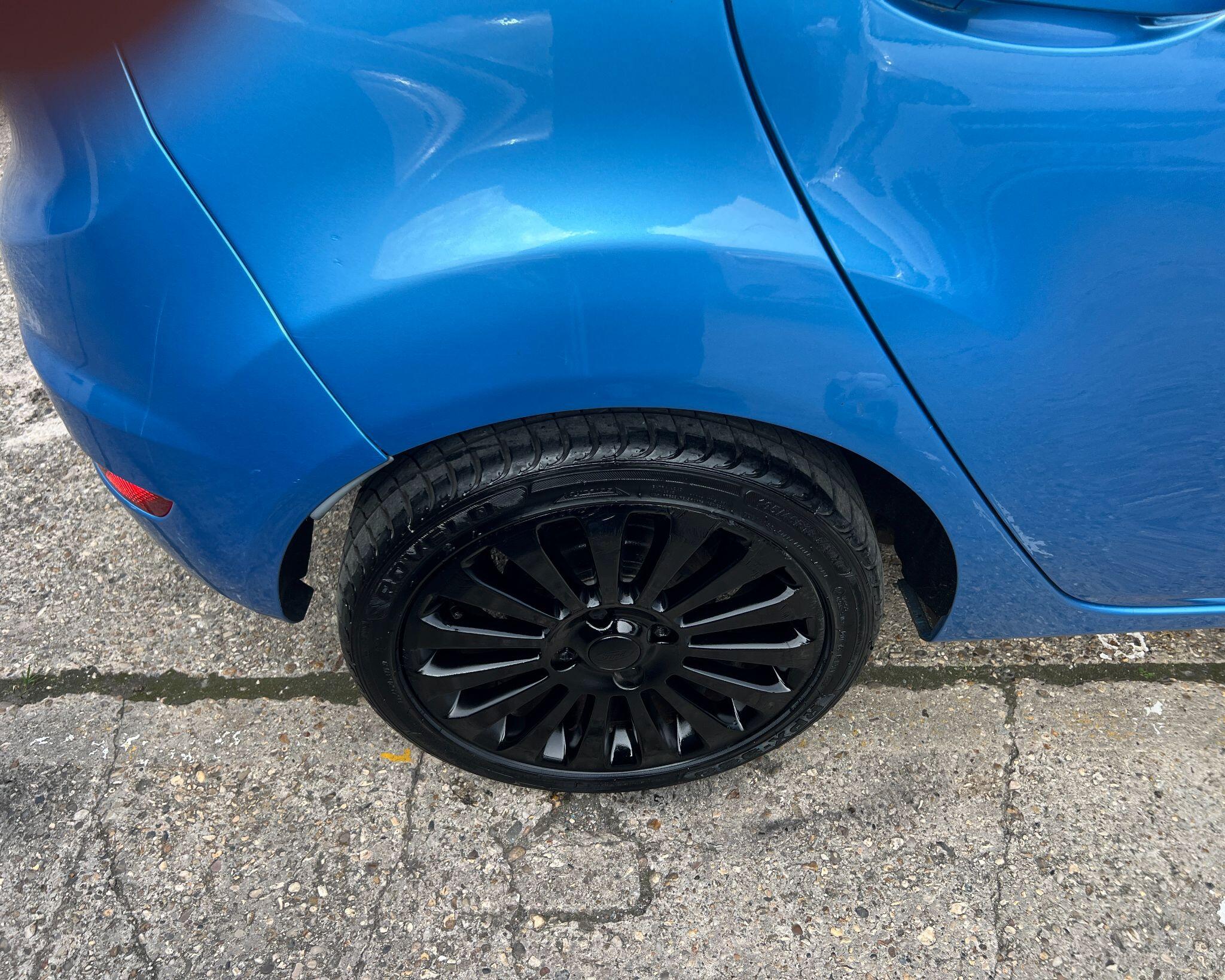 Ford Fiesta view 6