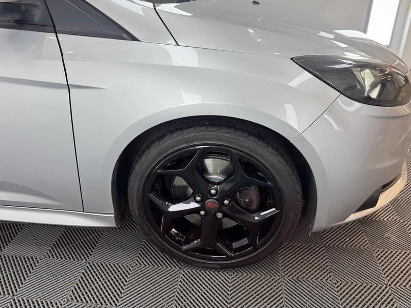 2013 Ford Focus 2.0T EcoBoost ST-2 Euro 5 (s/s) 5dr • 72,500 miles image 12