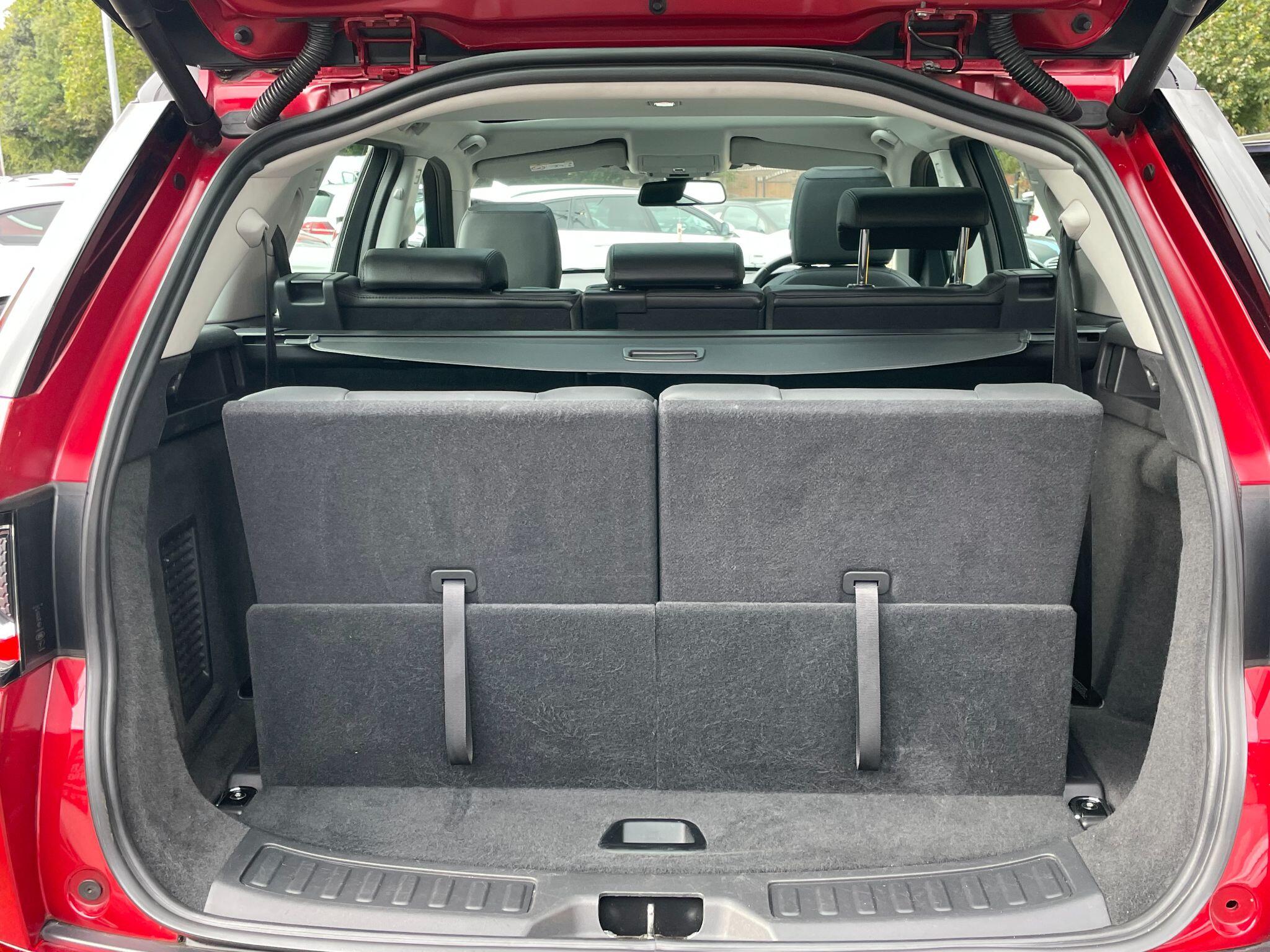 Land Rover Discovery Sport view 19