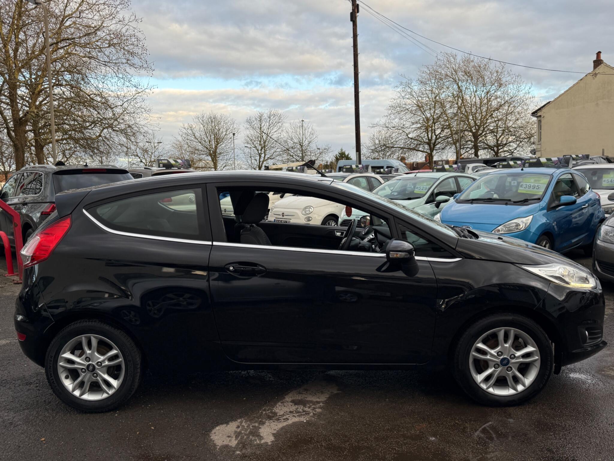 Ford Fiesta - Image 20