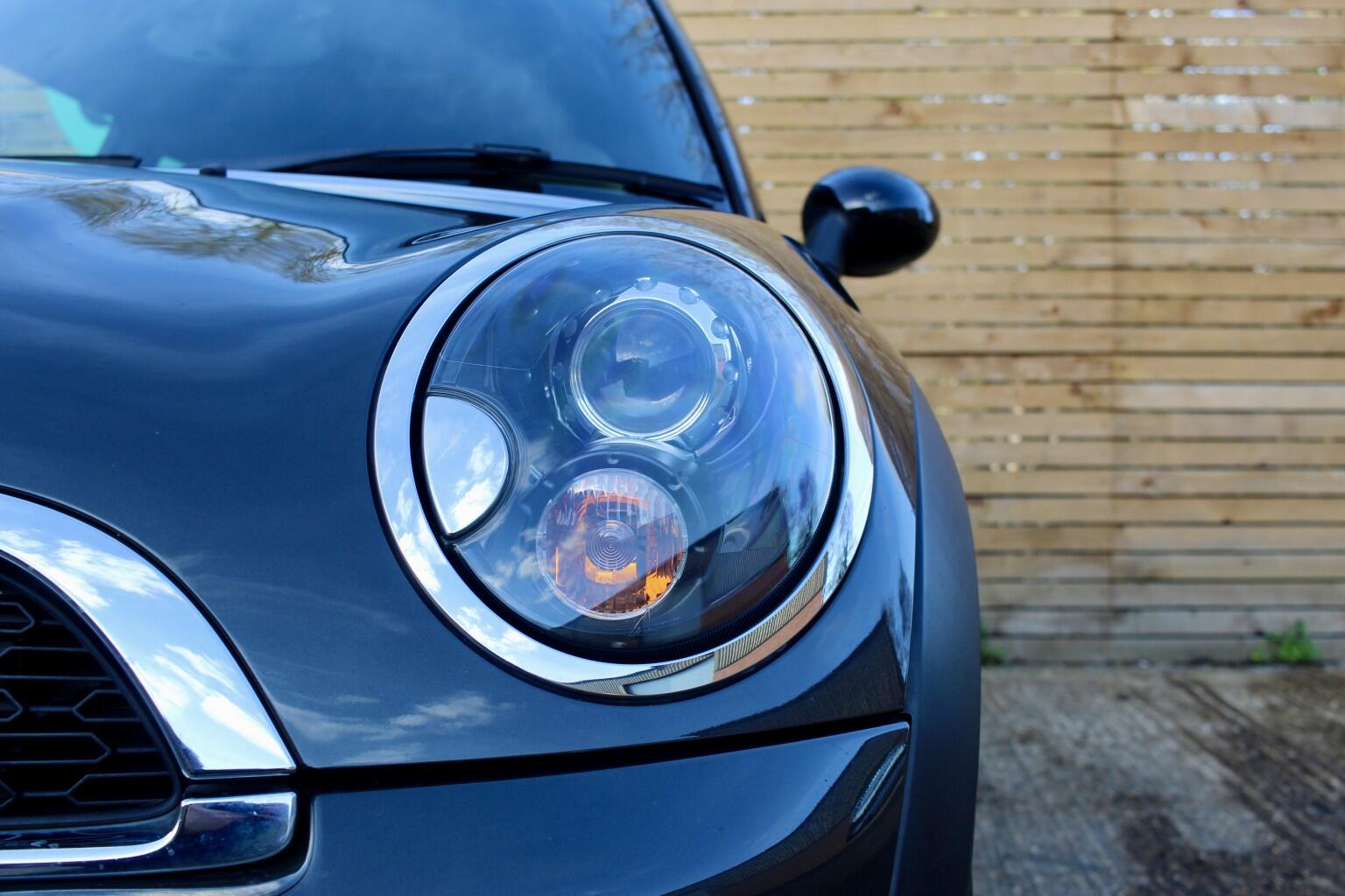 Mini Hatch view 28
