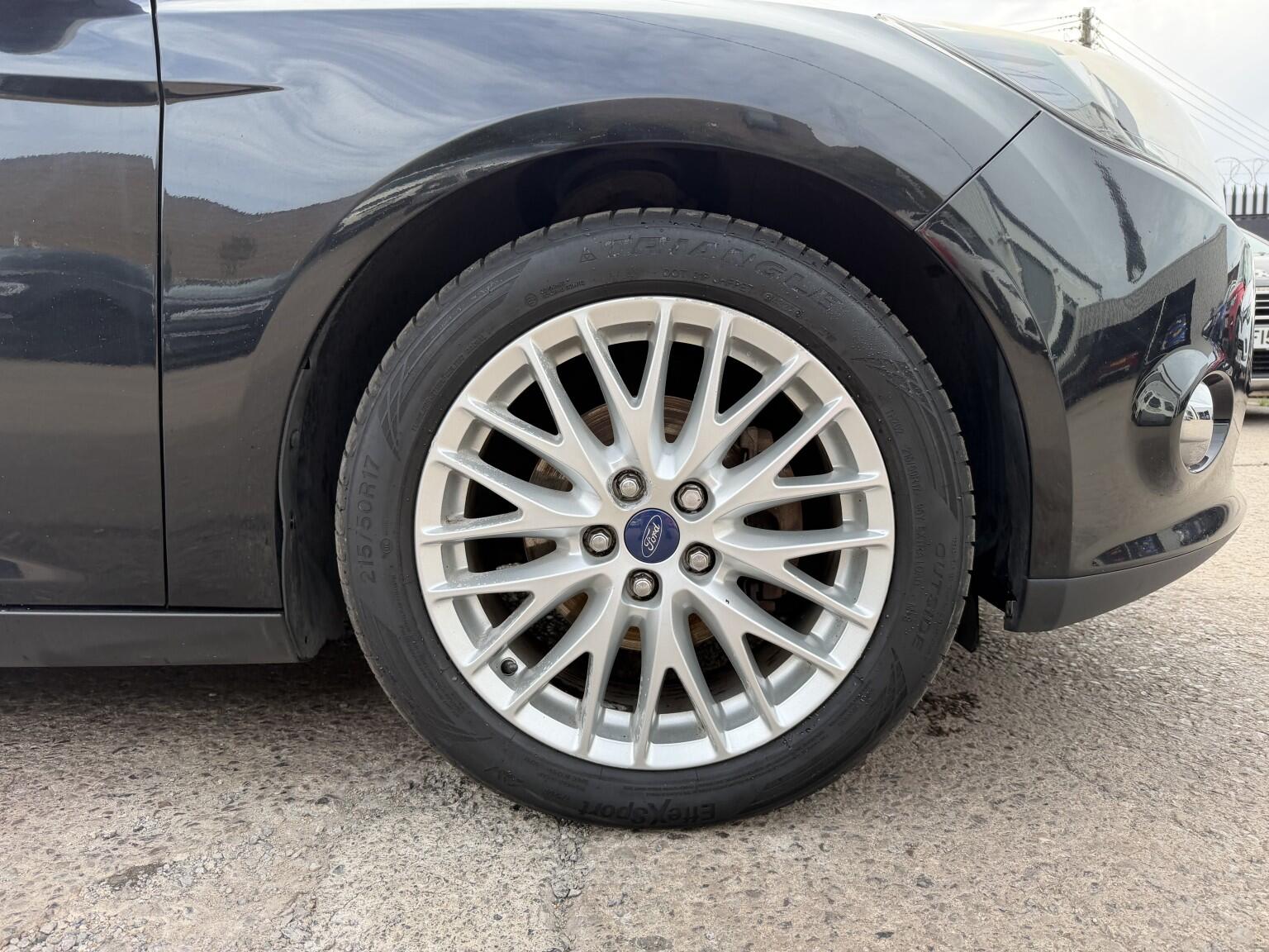 Ford Focus view 46