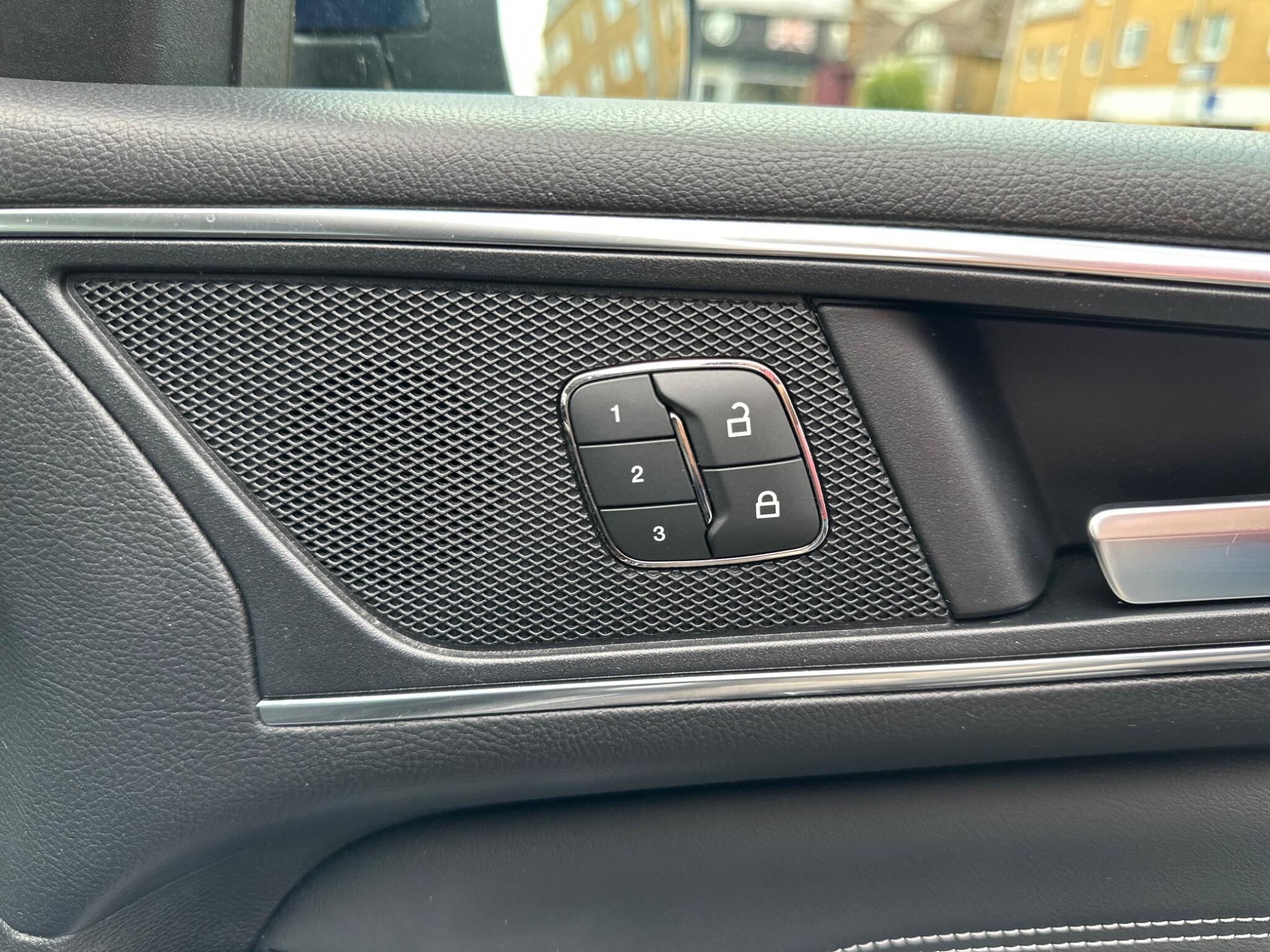 Ford S-Max view 21