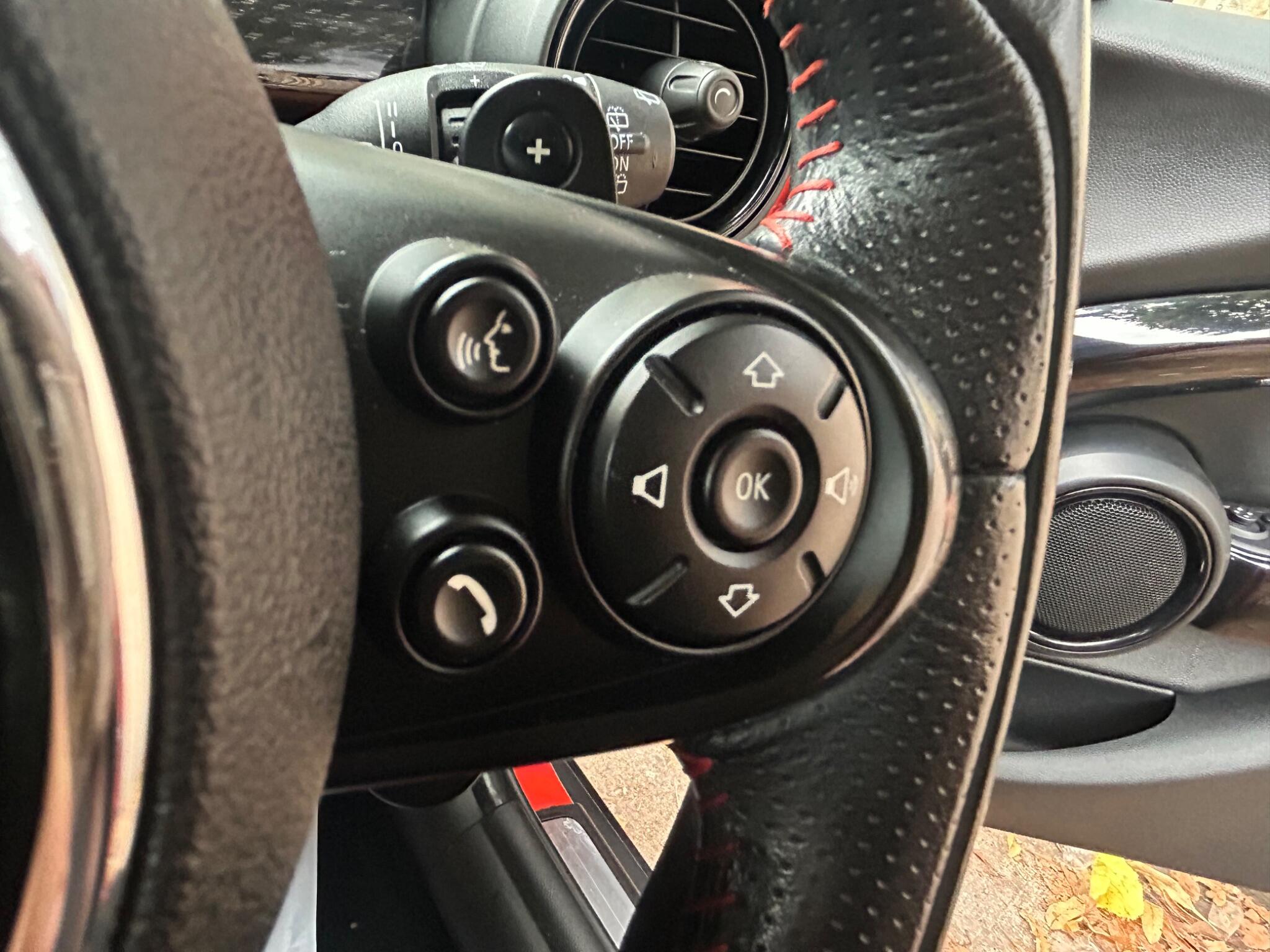 Mini Hatch view 26