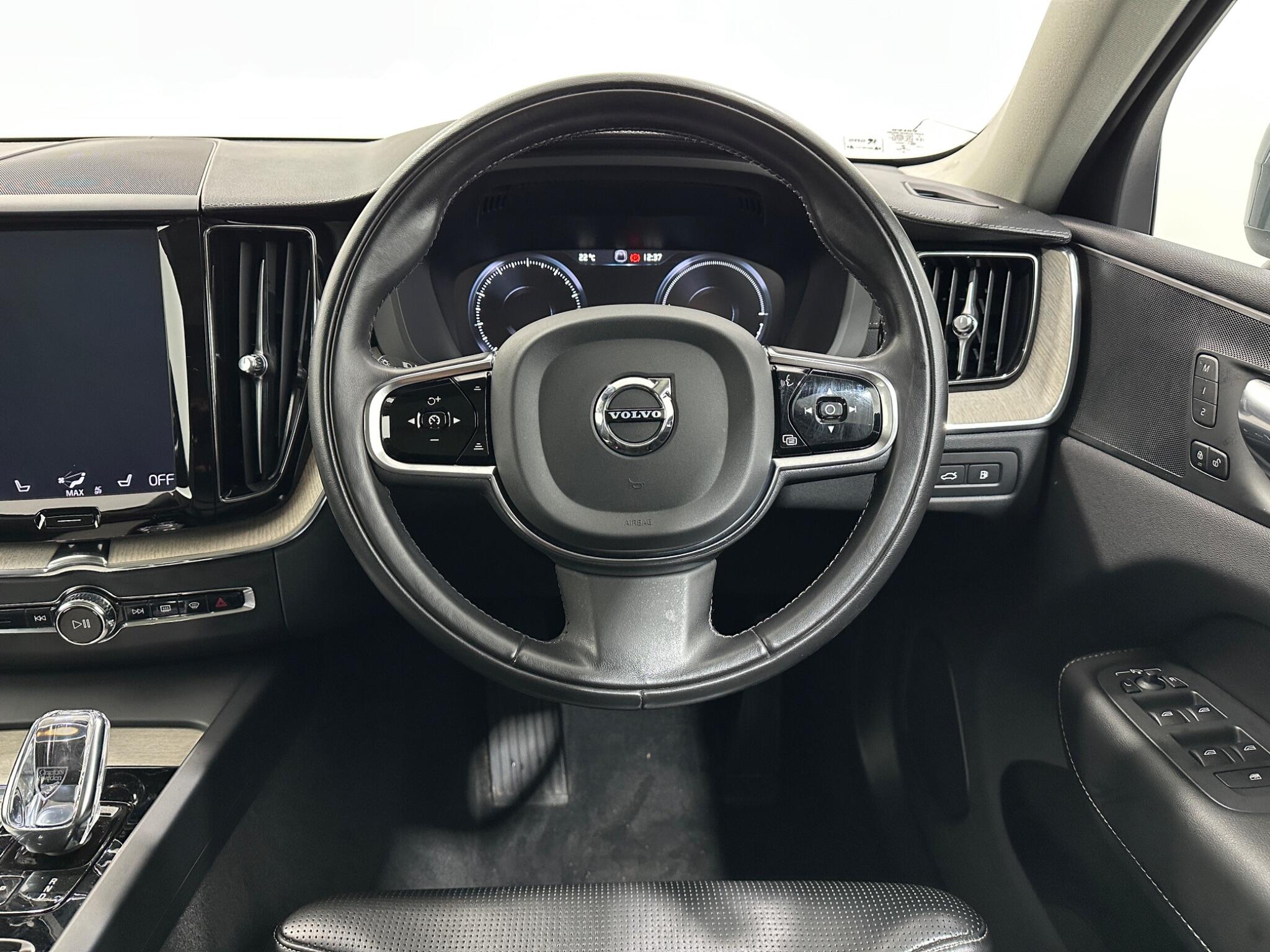 Volvo XC60 view 13
