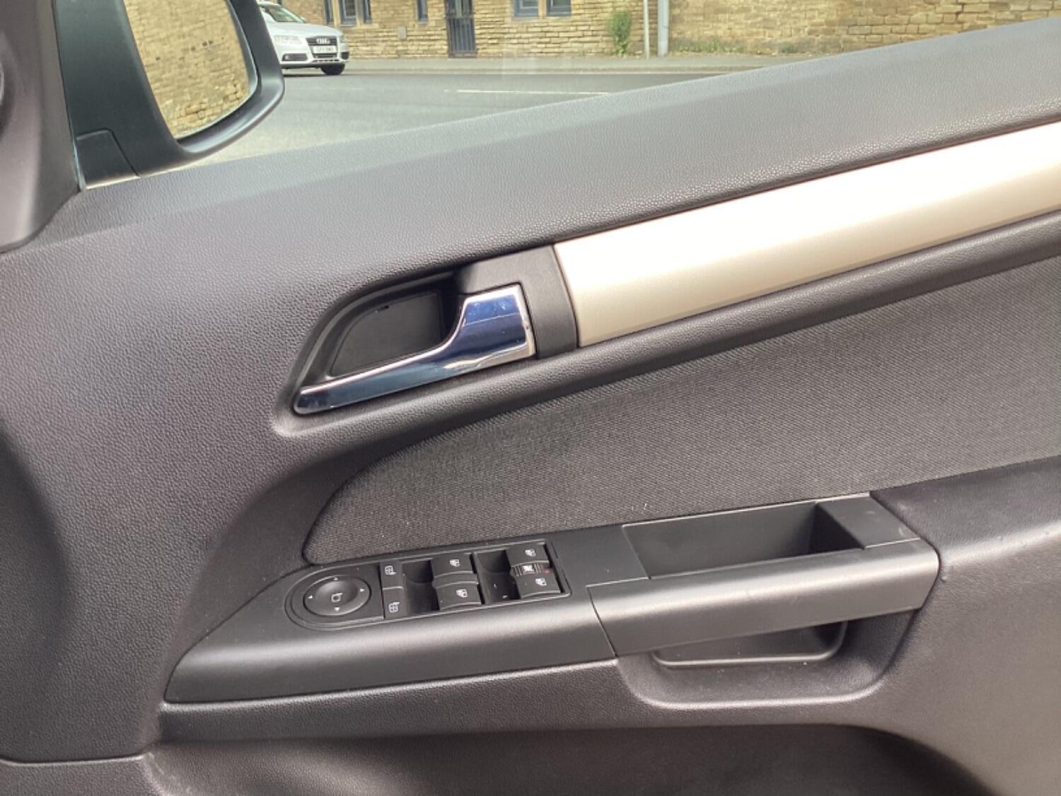 Vauxhall Astra view 23